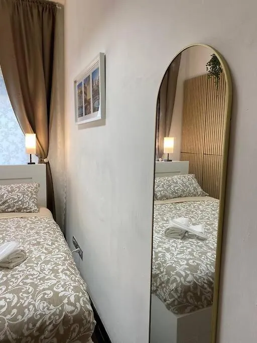Dr House Luxury Apartment Roma Italia